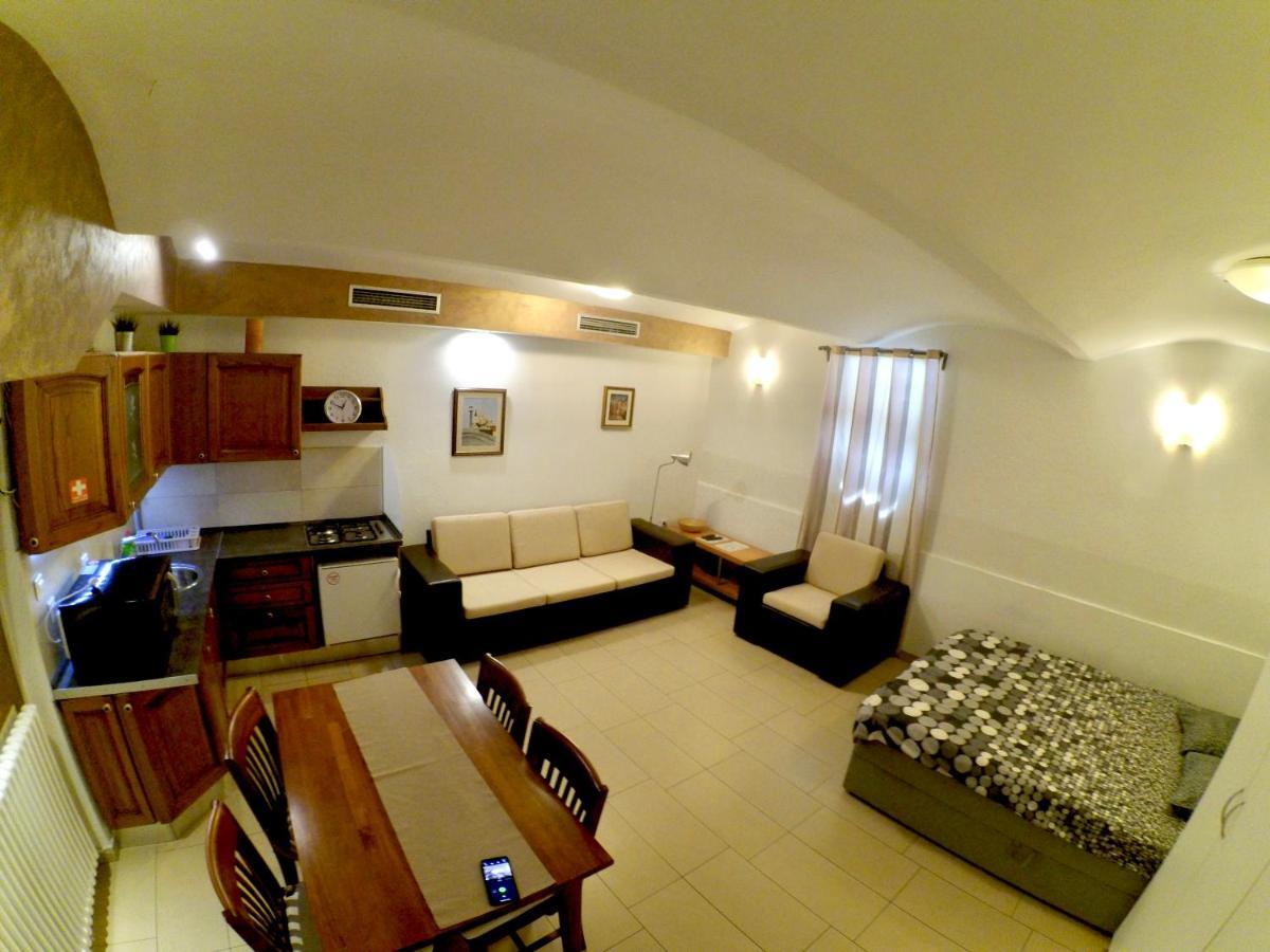 Carla Studio Apartment Zagreb Exterior foto